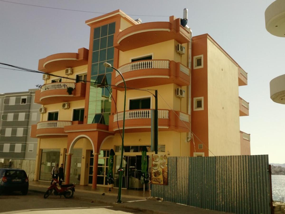Apartment Urania_1 Sarande Luaran gambar