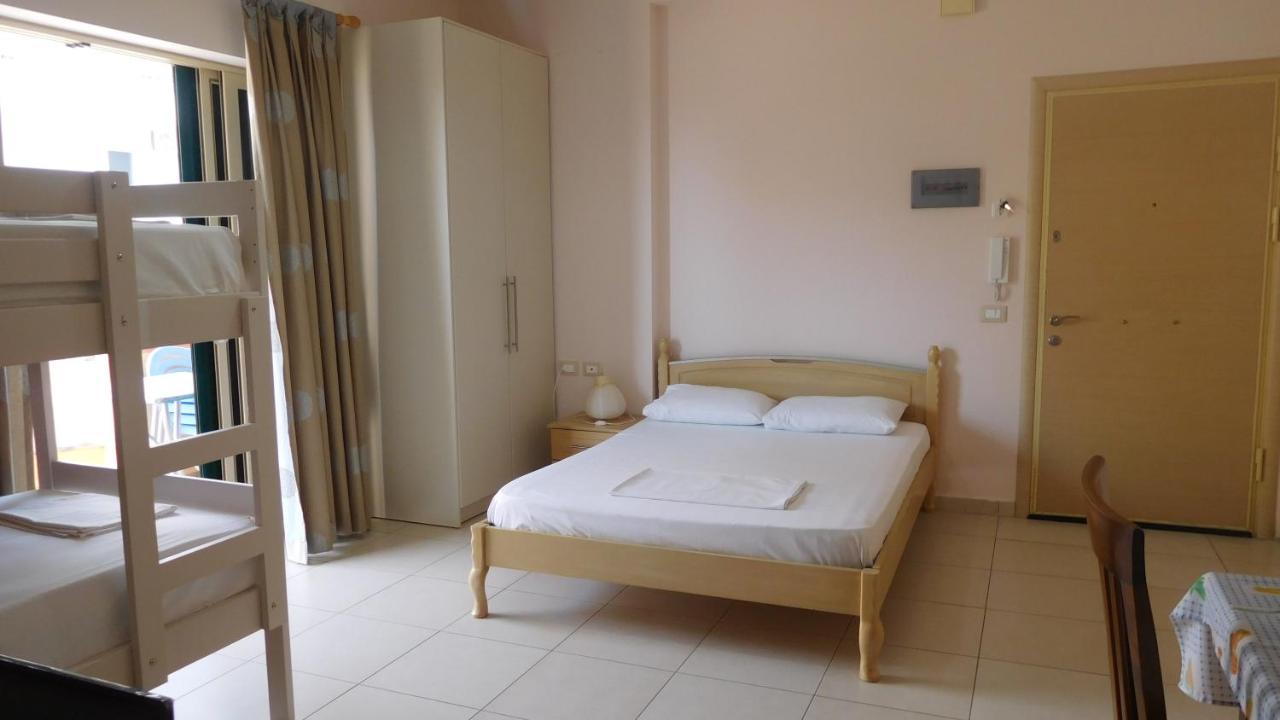 Apartment Urania_1 Sarande Luaran gambar